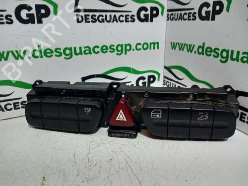 Used Warning switch MERCEDES-BENZ C-CLASS Coupe (CL203) [2001-2011]  7145425