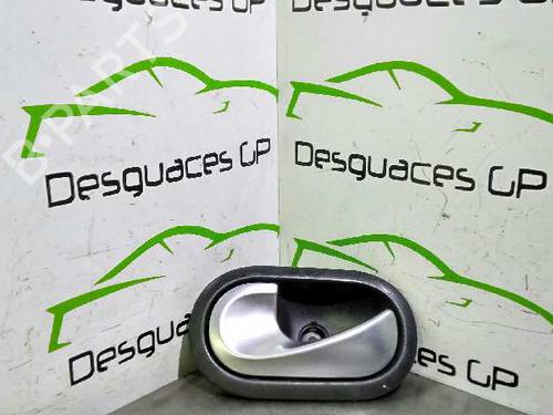 Used Front left interior door handle Front left interior door handle 7136675 7136675