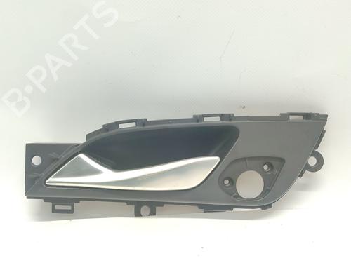 Poignée intérieure arrière gauche HYUNDAI i40 I (VF) 1.7 CRDI (141 hp) 31067003