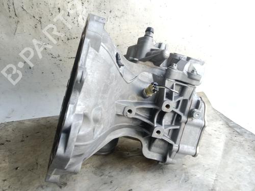 Gearkasse OPEL COMBO Tour 1.7 CDTI 16V (101 hp) 31160141