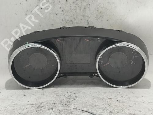 Used Instrument cluster PEUGEOT 5008 (0U_, 0E_) 1.6 HDi (112 hp) 17044694