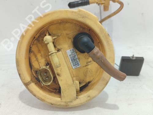 Used Fuel pump BMW 1 (E87) 118 d (143 hp) 18724724