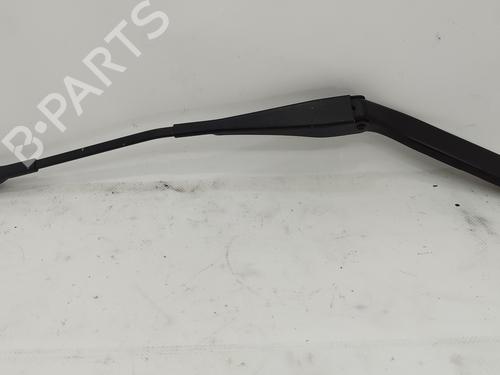 Used Front windshield wiper arm BMW 1 (E87) 118 d (143 hp) 18724659
