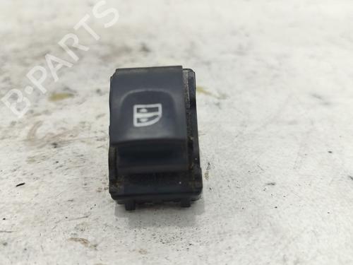 Comutador vidro trás esquerdo Comutador vidro trás esquerdo RENAULT GRAND SCÉNIC III (JZ0/1_) 1.9 dCi (JZ0J, JZ0N, JZ1K, JZ1S) (131 hp) 34246215 34246215