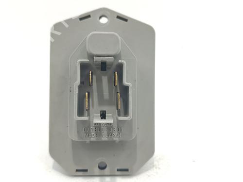 Used Heater resistor Heater resistor LAND ROVER DISCOVERY III (L319) 2.7 TD 4x4 (190 hp) 39588835 39588835