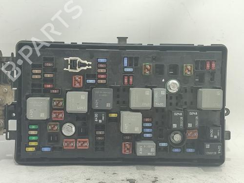 Used Fuse box Fuse box 38311766 38311766