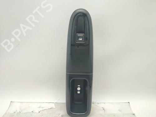 Used Right front window switch Right front window switch PEUGEOT 406 Break (8E/F) 2.0 HDI 110 (109 hp) 33675075 33675075