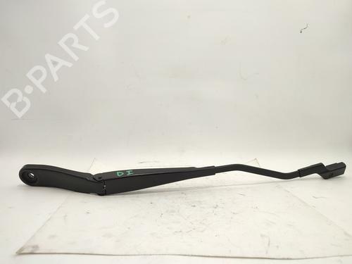Used Front windshield wiper arm VOLVO V40 Hatchback (525) D2 (120 hp) 31710163