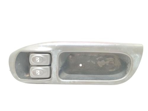 Fensterheberschalter rechts vorne RENAULT SCÉNIC I MPV (JA0/1_, FA0_) 1.9 dCi RX4 | BP29983444I26
