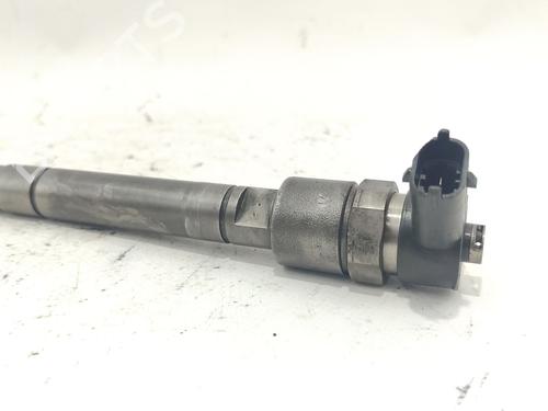 Injector VOLVO S60 I (384) D5 | BP37178468M100 - Image 2