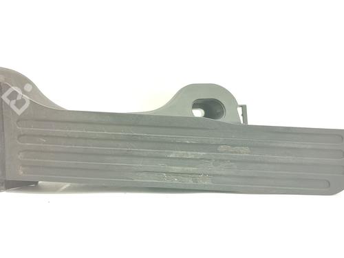 pedal-vw-passat-b6-variant-3c5-2005-2006-2007-2008-2009-2010-2011-36645570 main image