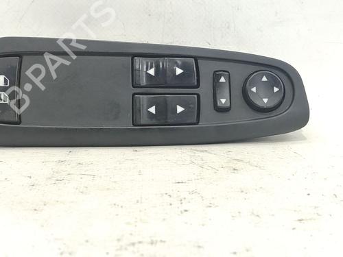 Used Left front window switch Left front window switch FIAT STILO (192_) 1.9 JTD (192_XE1A) (115 hp) 33965060 33965060