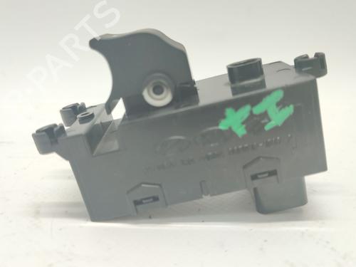 Left rear window switch HYUNDAI i40 I (VF) 1.7 CRDI | BP31065593I29