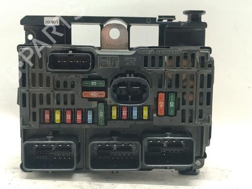 Used Fuse box Fuse box 36786337 36786337