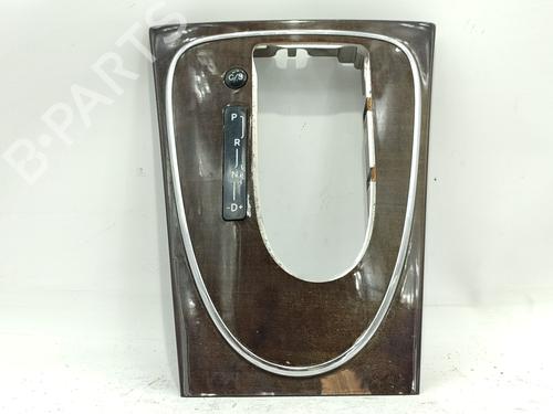 Used Middle console MERCEDES-BENZ E-CLASS (W211) E 220 CDI (211.006) (150 hp) 29220598