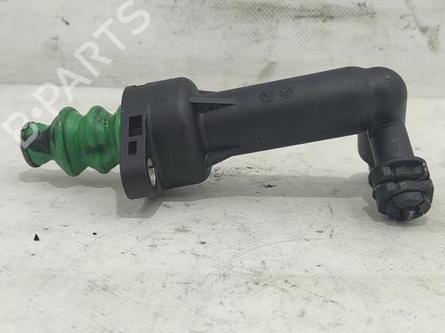 Used Clutch slave cylinder SEAT IBIZA III (6L1) 1.9 SDI (64 hp) 22354401