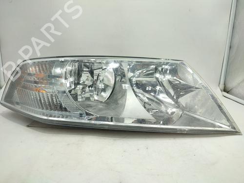 Used Right headlight SKODA OCTAVIA II (1Z3) 1.9 TDI (105 hp) 33027654