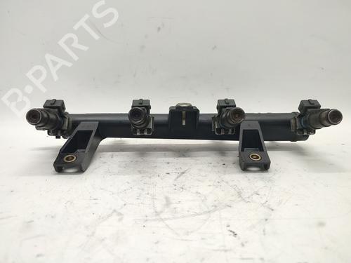 Rampa inyectora PEUGEOT 206 Hatchback (2A/C) 1.4 i (75 hp) 30053744