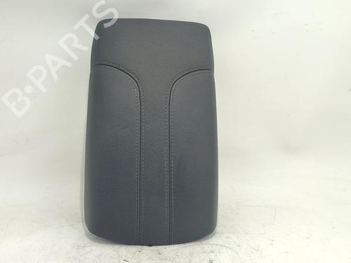 Used Armrest / Center console Armrest / Center console 38052308 38052308
