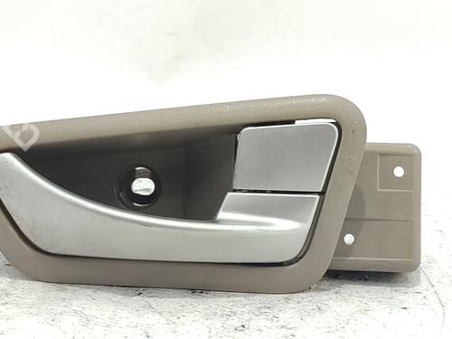 Used Rear right interior door handle Rear right interior door handle 38703666 38703666