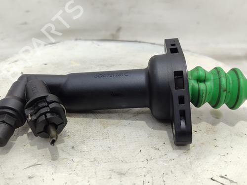 Used Clutch slave cylinder SKODA FABIA I (6Y2) [1999-2008]  19317341