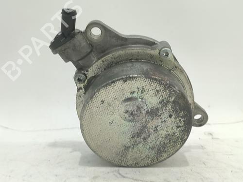 Used Vacuum pump BMW 5 (E60) 520 d (163 hp) 32001156