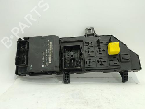Caixa de fusíveis Caixa de fusíveis OPEL VECTRA C GTS (Z02) 1.9 CDTI (F68) (150 hp) 36023352 36023352