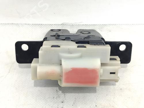 tailgate-lock-renault-scenic-ii-jm01_-2003-2004-2005-2006-2007-2008-2009-2010-40020969 main image