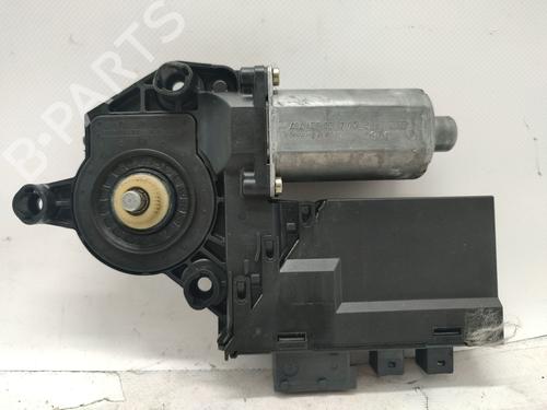 Used Left front window motor Left front window motor PEUGEOT 307 Break (3E) 2.0 HDI 110 (107 hp) 33708809 33708809