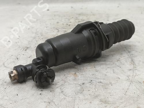 Used Clutch slave cylinder PEUGEOT 406 (8B) [1995-2005]  17358516