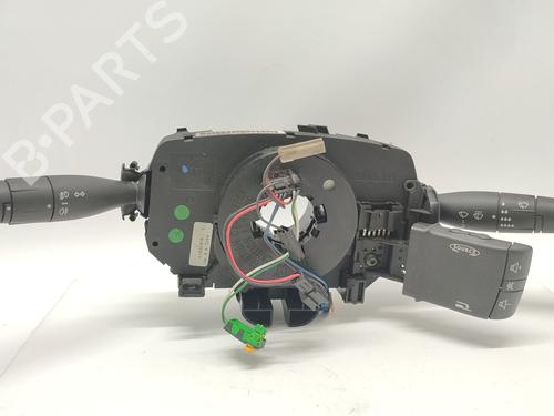 switch-renault-megane-ii-saloon-lm01_-2003-39962805 main image
