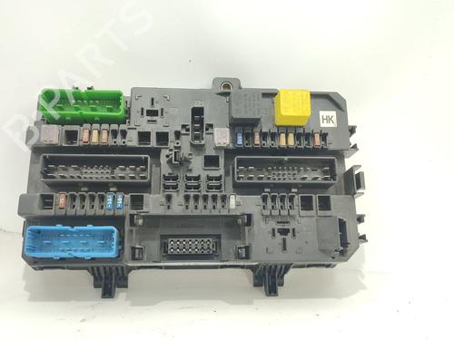 Used Fuse box Fuse box 39407384 39407384