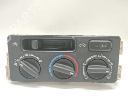 Used Climate control Climate control TOYOTA AVENSIS (_T22_) 1.6 i (AT220_, AT220R) (101 hp) 33989451 33989451