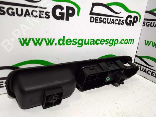 Right front window switch PEUGEOT 307 Break (3E) 2.0 HDI 90 | BP7143487I26 