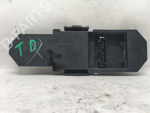 Used Lamp holder FORD MONDEO II Turnier (BNP) 1.8 TD (90 hp) 28587956
