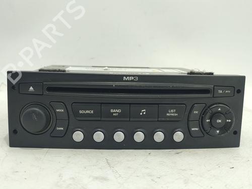 Used Radio PEUGEOT 5008 (0U_, 0E_) 1.6 HDi (110 hp) 31806419