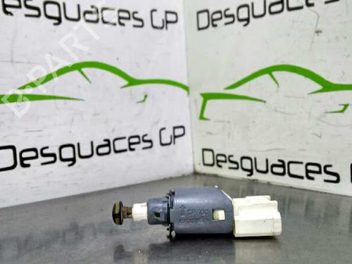 Used Switch RENAULT MEGANE II (BM0/1_, CM0/1_) 1.5 dCi (BM0F, BM0T, BM2B, CM0F, CM0T) (82 hp) 7136665