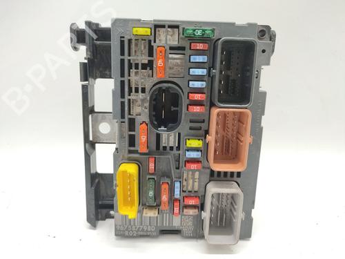 Used Fuse box Fuse box CITROËN C5 III (RD_) 2.0 HDi 165 (RDRHHA, RDRHH8) (163 hp) 33963902 33963902