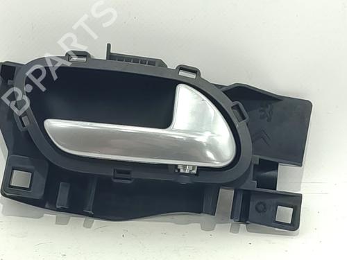 Used Front right interior door handle Front right interior door handle 39207946 39207946