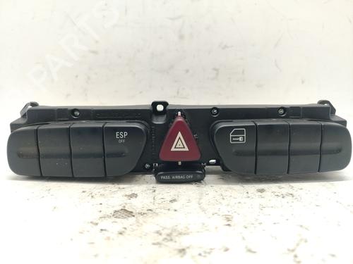 Warnblinkschalter für MERCEDES-BENZ C-CLASS Coupe (CL203) C 180 Kompressor (203.746) (143 hp) 30822997