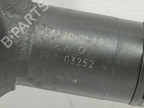 Injector TOYOTA AVENSIS Saloon (_T25_) 2.0 D-4D (ADT250_, ADT250R) | BP13718582M100 