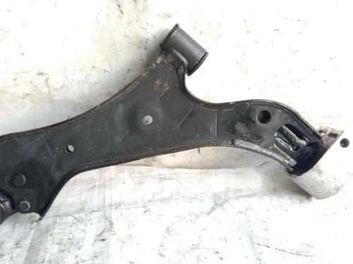 Used Right front suspension arm CHEVROLET CAPTIVA (C100, C140) 2.0 D (126 hp) 26661202