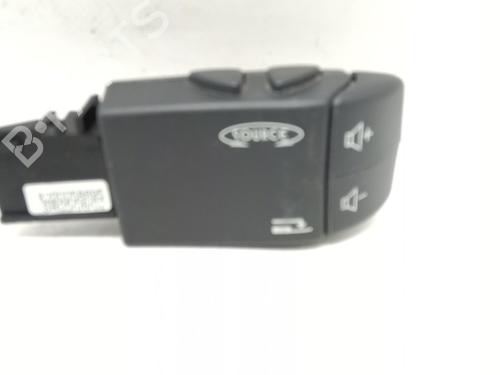 Used Steering wheel controls RENAULT CLIO II (BB_, CB_) 1.2 16V (BB05, BB0W, BB11, BB27, BB2T, BB2U, BB2V, CB05,... (75 hp) 27560322