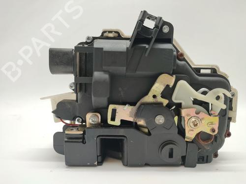 Højre bagtil lås Højre bagtil lås VW PASSAT B5.5 Variant (3B6) 1.9 TDI (130 hp) 33832079 33832079