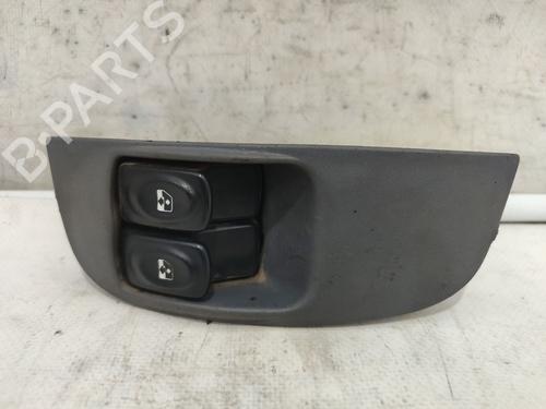 Used Left front window switch RENAULT MEGANE I Classic (LA0/1_) 1.9 dTi (LA1U) (80 hp) 27970757