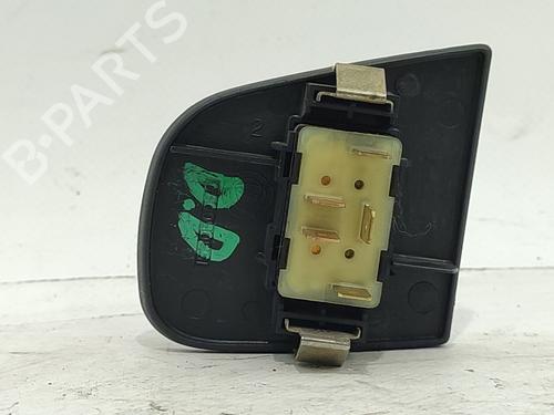 Right front window switch ALFA ROMEO 146 (930_) 1.9 JTD (930.B4B) | BP31805213I26