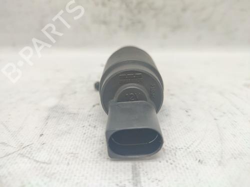 Used Washer pump MERCEDES-BENZ E-CLASS (W210) E 220 CDI (210.006) (125 hp) 27970882