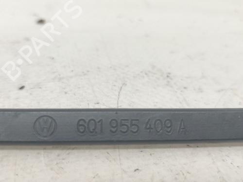 Front windshield wiper arm VW POLO (9N_, 9A_) 1.9 SDI | BP27673237C143 