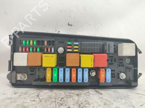 Used Fuse box OPEL VECTRA C GTS (Z02) [2002-2009]  28825517