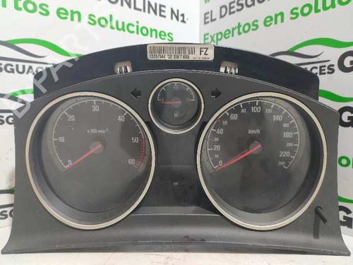 Used Instrument cluster OPEL ASTRA H (A04) 1.7 CDTI (L48) (100 hp) 7151040